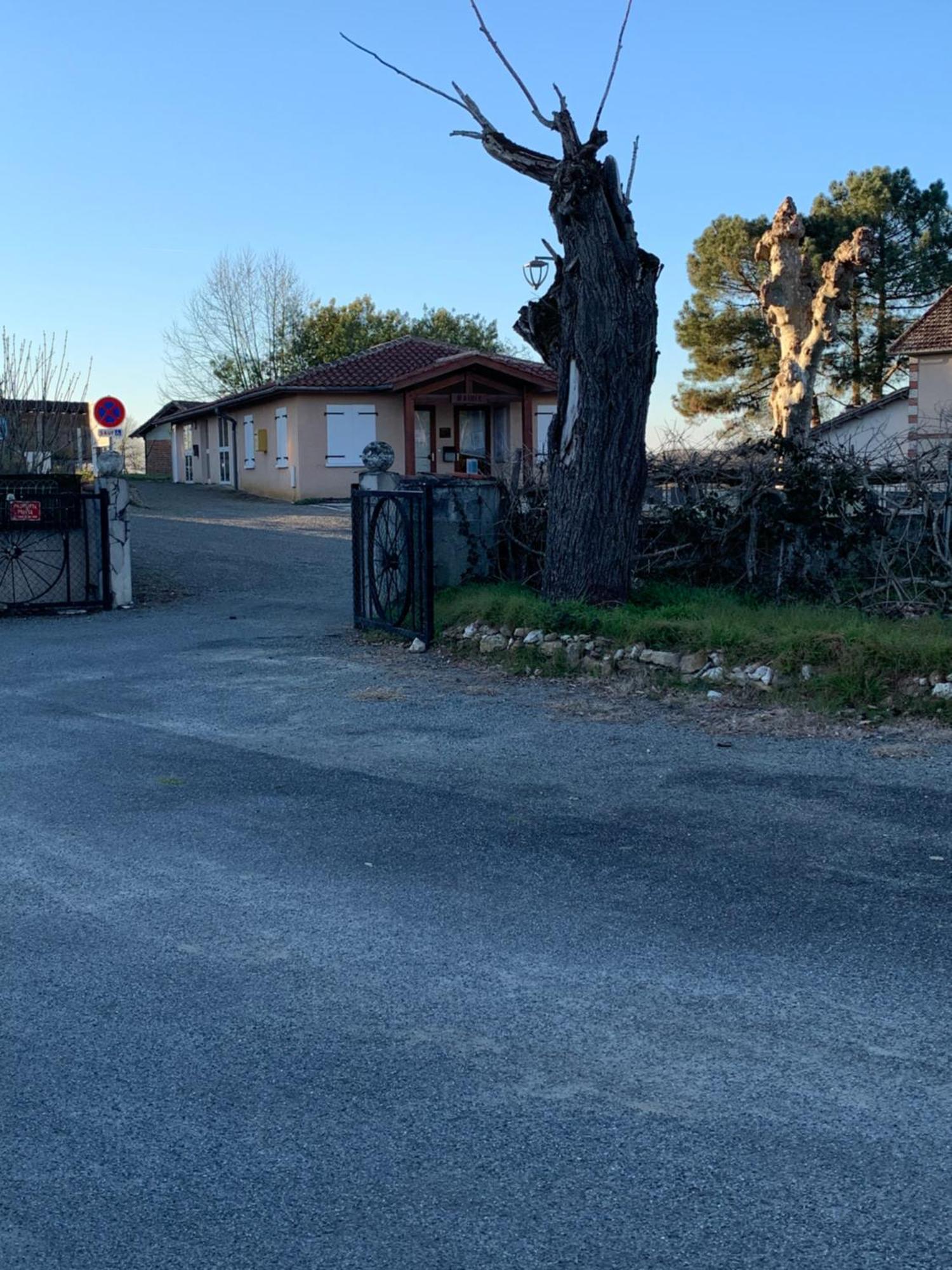 Petite Maison Dans Un Village Du Gers Sabazan Bagian luar foto
