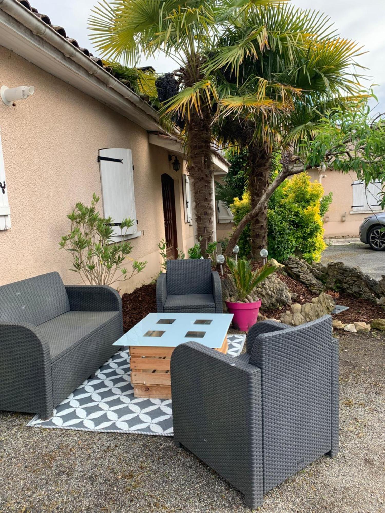 Petite Maison Dans Un Village Du Gers Sabazan Bagian luar foto